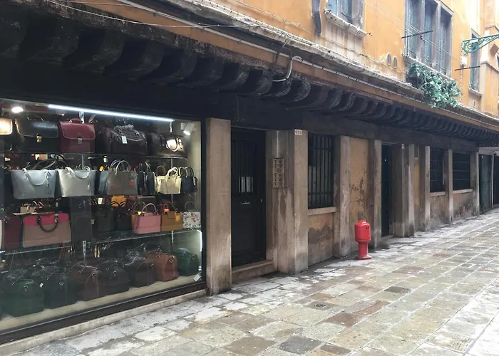 Ca\' Veronese Apartment